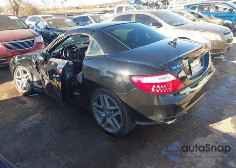 2015 Mercedes-Benz Slk 250 z USA, uszkodzony, nr VIN WDDPK4HA0FF103007